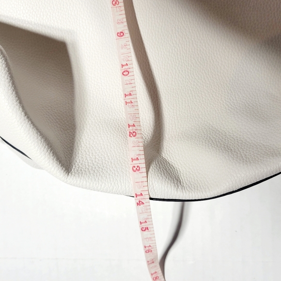 Large White Shoulder Bag - Picture 14 of 14